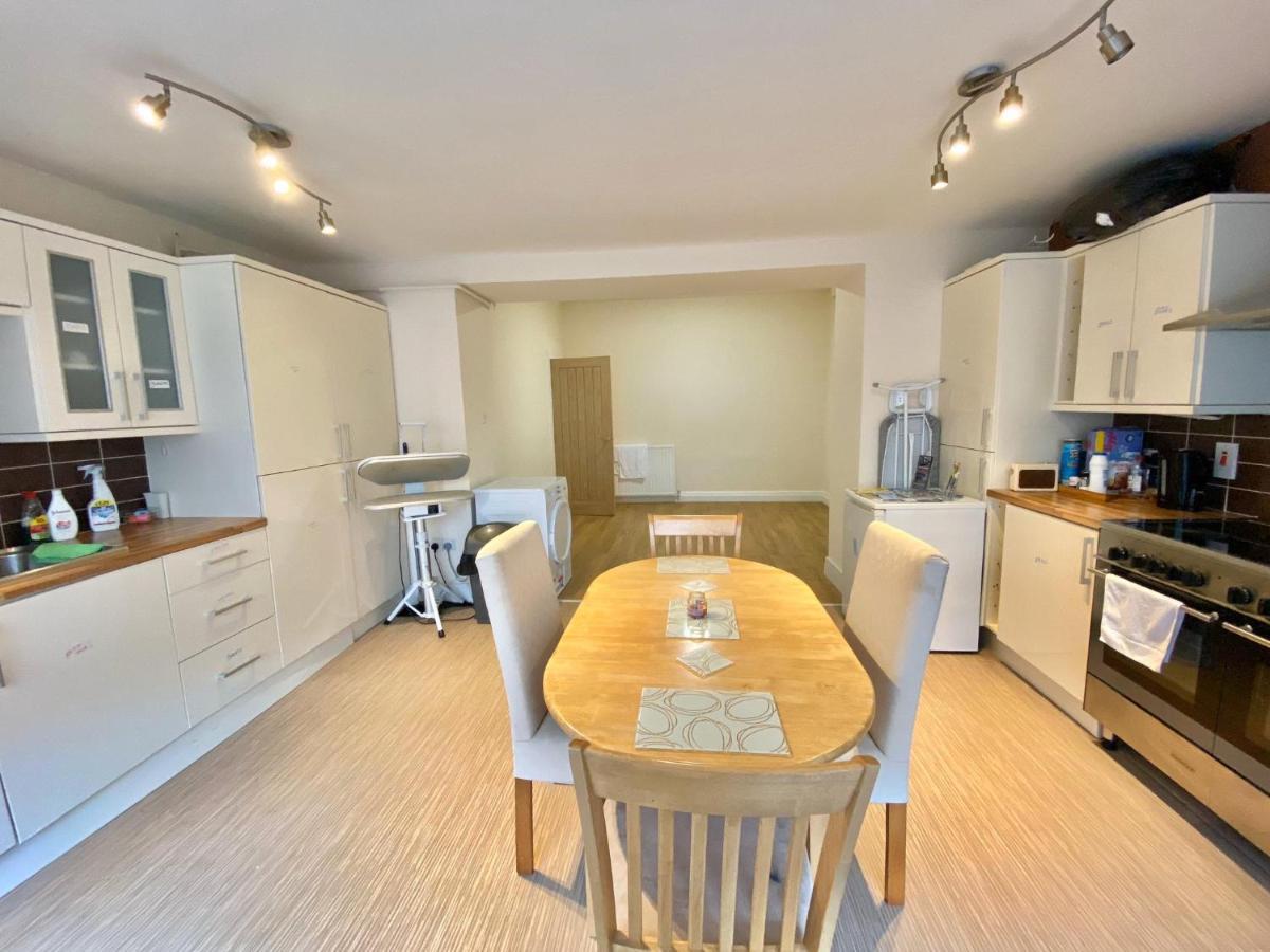 Inverness Holiday Homes Ngoại thất bức ảnh